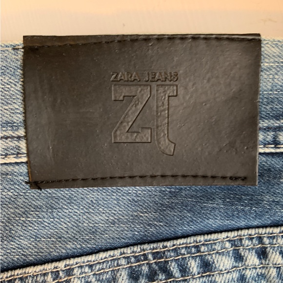 Zara 34” Straight Leg Medium Wash Blue Jeans - Picture 4 of 5